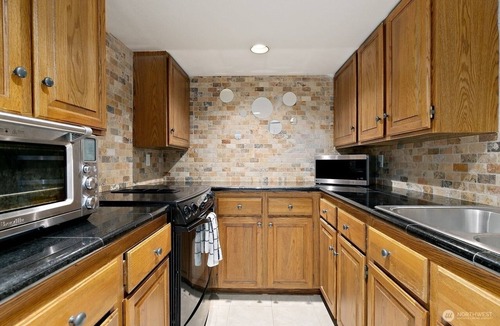 Bryn Mawr-Skyway House | Luxe Waterfront Estate Annex Hot Tub MAJOR INTERNATIONAL SPORTING EVENT Ready