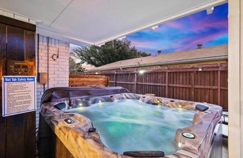 The Colony House | Luxurious 5BR 2B Home with Pool Grill Sauna & Game Room