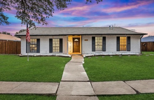 The Colony House | Luxurious 5BR 2B Home with Pool Grill Sauna & Game Room
