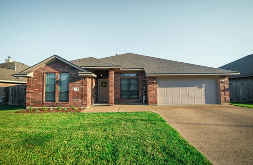 Wellborn House | Luxurious 5BR/3BA house in the heart of College Station