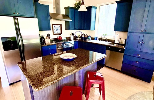 Eastsound House | Luxurious Home w/Hot Tub, 5 minute walk to Town and Beach
