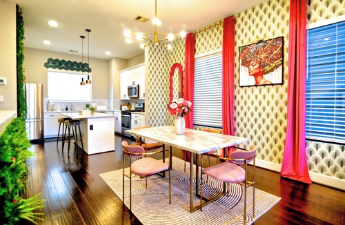 East Downtown Houston House | Luxurious Modern 3 Story Haven, East Downtown - City Views - minutes to downtown