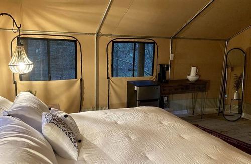 Livingston RV Rental | Luxuriously Romantic Safari Tent in Livingston, Texas