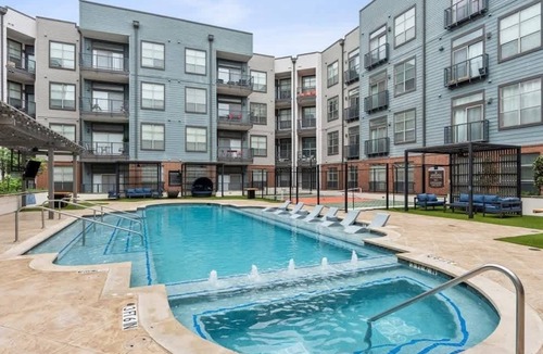 Deep Ellum Apartment | Luxury 1BD | Deep Ellum | Parking | Pool+Gym