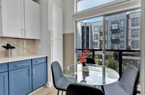 Deep Ellum Apartment | Luxury 1BD | Deep Ellum | Parking | Pool+Gym