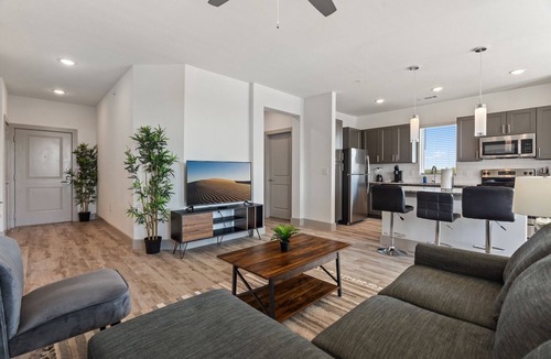 Stony Ridge North Apartment | Luxury 2BD/2BA Next to Airport g0y2
