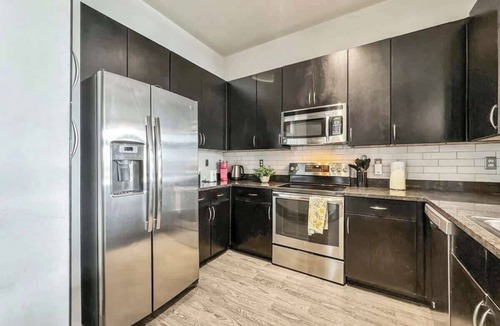 Deep Ellum Apartment | Luxury 2BD | Deep Ellum | Parking | Pool+Gym