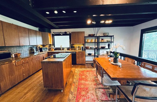 Lawrence House | Luxury 3 Bedroom Architectural California Home - World Cup Adjacent.