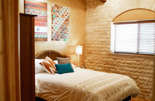 Alamogordo House | Luxury 3 Bedroom Barndominium- **Military and Long Term Stay Discounts!**