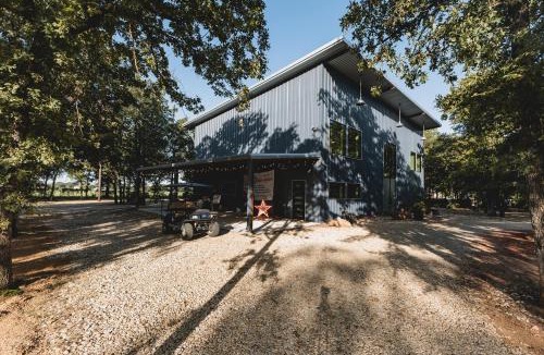Krugerville House | Luxury 316 Acre Barndo Retreat Near PGA Frisco!