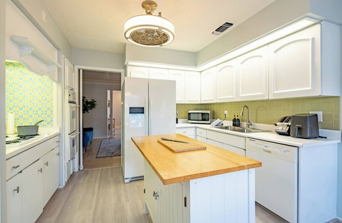 Oak Park - Northwood Condo | Luxury 3Bdrm condo in Alamo Heights near find dining