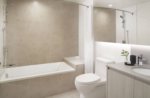 Belltown Hotel | Luxury 3BR Sky Suite: Stunning Views, Pools, King Beds, Gourmet Kitchen, & More!