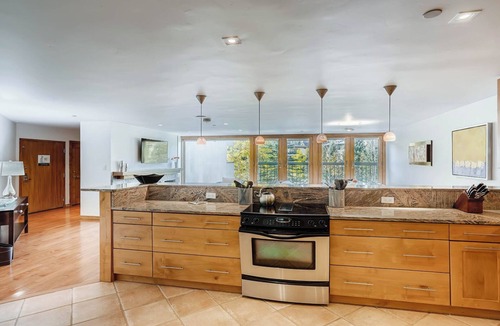 Vail Condo | Luxury 4BR Two King Suites Modern Mountain Elegance & Vail Views