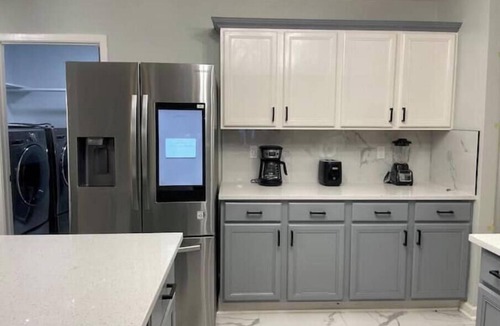North San Antonio - SAT House | Luxury 5 King Beds Retreat with 155” 10-Seat Theater Room & Pool Table