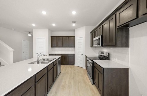 Denton House | Luxury 6 Bedroom Home
