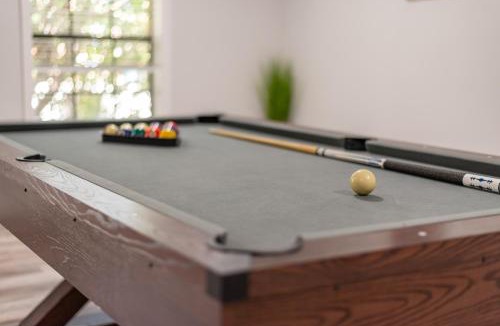 Solana Ridge House | Luxury 6BR home, Game Room by Lackland & SeaWorld