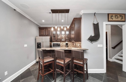 Greater Heights Apartment | Luxury 6BR Home with Private Pool & Hot Tub - Houston Heights - Near Downtown