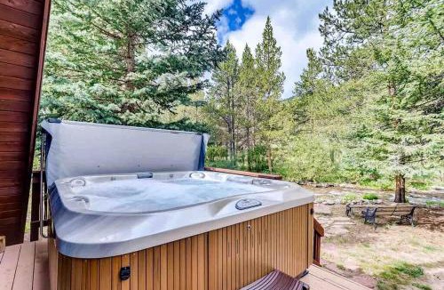 Blue River Ski Chalet | Luxury A-Frame with Hot Tub for Dreamy Vacations in Colorado