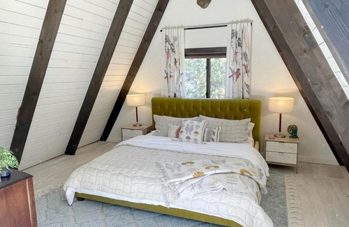 Blue River Ski Chalet | Luxury A-Frame with Hot Tub for Dreamy Vacations in Colorado