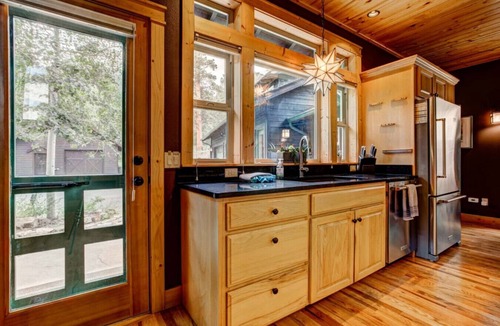 Estes Park House | Luxury and Privacy- A vacation that feels like home!