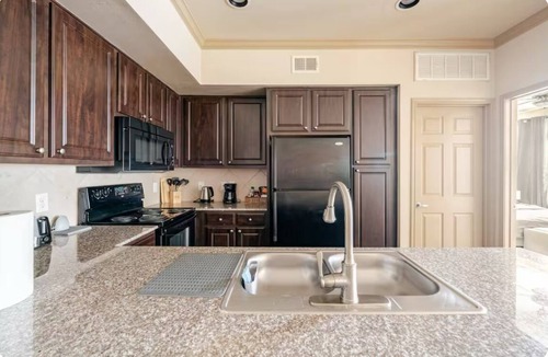Katy Apartment | Luxury apartment with private garage