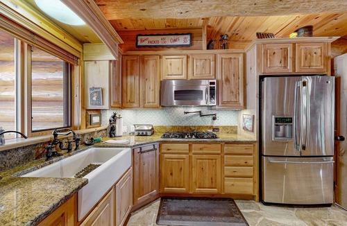 Tamarack Resort Cabin | Luxury Cascade Lakefront Lodge | Private Dock