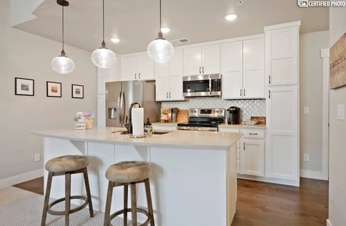 Windsor Condo | Luxury Condo in Highland Meadows with Mountain & Water Views