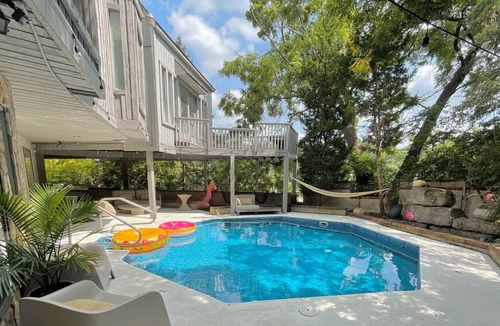 West Plaza House | Luxury dream-house w/ private pool on The Country Club Plaza!
