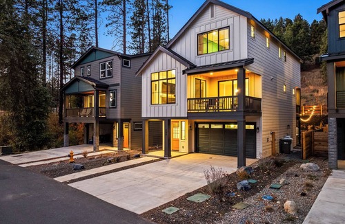 Cle Elum House | Luxury Family Escape - Hot Tub, Game Room & Bunk Room Near Suncadia