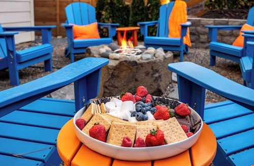 Cle Elum House | Luxury Family Escape - Hot Tub, Game Room & Bunk Room Near Suncadia