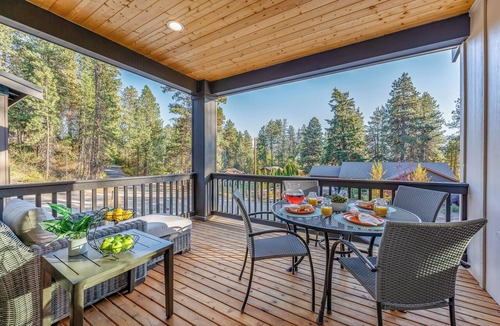 Cle Elum House | Luxury Family Escape - Hot Tub, Game Room & Bunk Room Near Suncadia