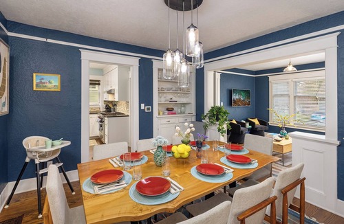 West Woodland House | Luxury Family Retreat! ~ PacMan ~ Peloton ~ DogsOK