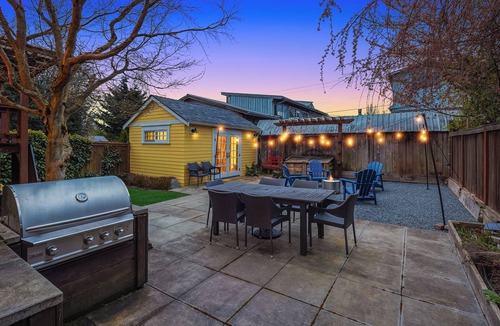 West Woodland House | Luxury Family Retreat! ~ PacMan ~ Peloton ~ DogsOK