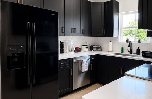 Northeast Houston House | Luxury Gated Townhome, Near Downtown Houston + Free Parking & Wifi