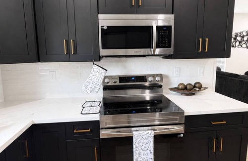 Northeast Houston House | Luxury Gated Townhome, Near Downtown Houston + Free Parking & Wifi