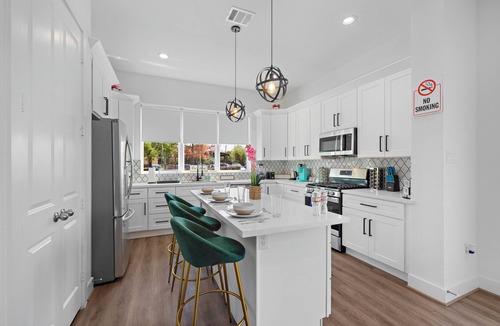 Riverside Terrace House | Luxury Home Near Med Center, Midtown & Downtown