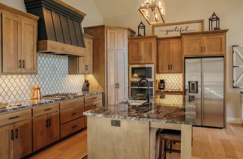 Olathe House | Luxury Home - Quiet Neighborhood - Golf Course Sunset Views - Beautiful Interior