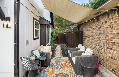 Lake Highlands House | Luxury Home w Pool, Chef's Kitchen, Massage Chairs