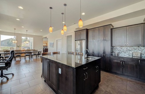 Sunnyslope House | Luxury Home with Epic Views - Game Rooms, Gym, Near Leavenworth & Lake Chelan