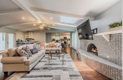 Plano House | Luxury House with Heated Pool, Hot Tub, Pool Table, 4 Bedroom, 3 Bath