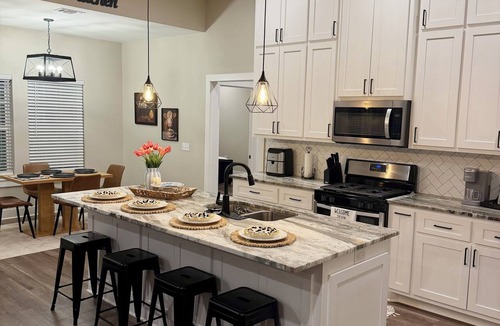 Lufkin House | LUXURY IN LUFKIN!