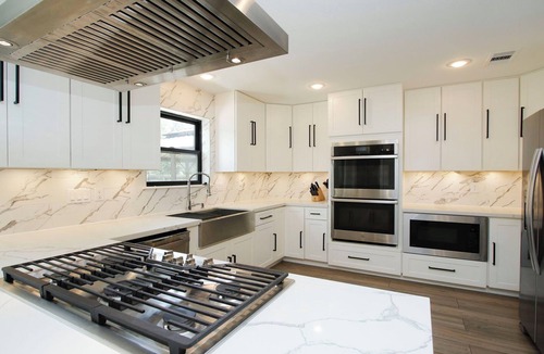 Panther Creek House | Luxury in the sub