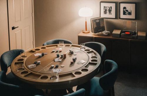 South Westminster House | Luxury Japandi Retreat l Hot Tub l Game Room l Fire Pit l 15min to Denver and Boulder