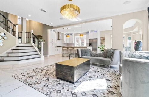 Katy House | Luxury Katy Retreat / Designer Home