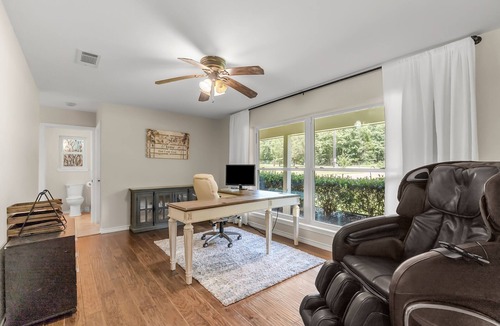 Yantis House | Luxury Lake Fork Waterfront w/Pool, Jacuzzi & Dock