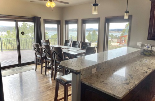 Glendo House | Luxury Lake House with Amazing Views of Glendo Lake and Mountains