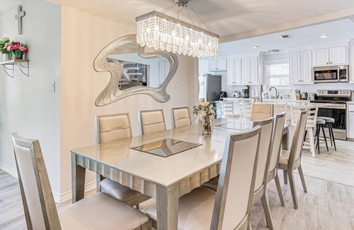 Runaway Bay House | Luxury Lakefront Retreat w/Dock in Runaway Bay