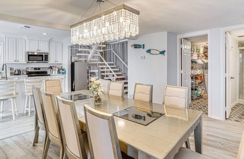 Runaway Bay House | Luxury Lakefront Retreat w/Dock in Runaway Bay