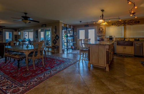 Zavalla House | Luxury Lakefront Say Rayburn Reservoir Home