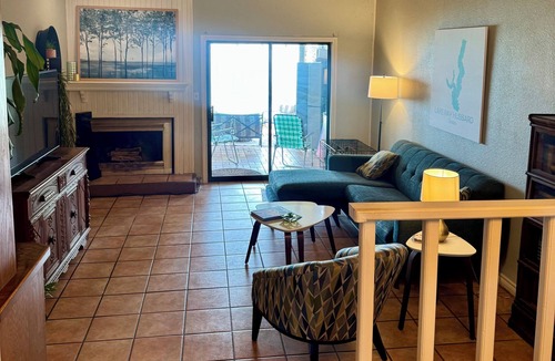 Rockwall House | Luxury Lakefront Townhome in Rockwall 4 Bedrooms, Minutes from Dallas